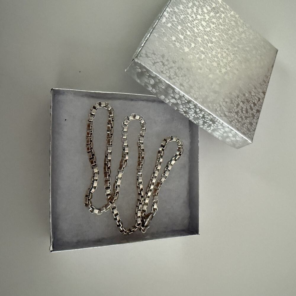 Vtg Tiffany & Co Sterling Silver Venetian Link Box Chain Necklace 18 inch Unisex - Picture 4 of 14